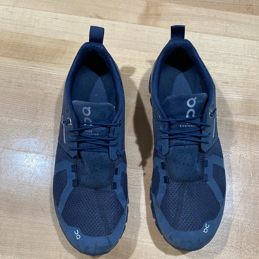Navy Waterproof Women’s OnClouds size 8